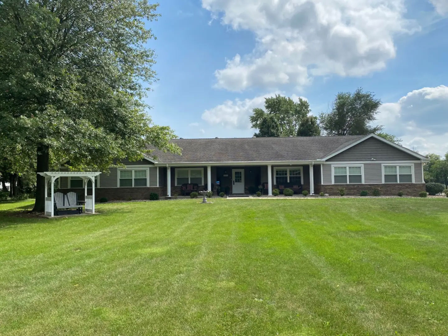 Arbor Rose A Eight Bedroom B&B Located in Arcola, Illinois